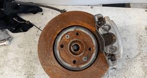 RENAULT CLIO V 1.0 TCE zwrotnica prawa 1