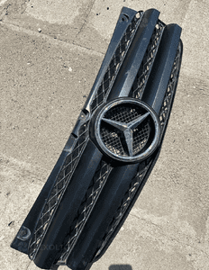 MERCEDES 639 lift Viano Vito  grill atrapa oryginał 1