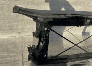 Audi A3 8P0 lift pas przedni wzmocnienie 08-11 4