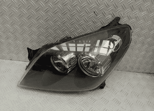 Lampa lewy  przód opel astra  iii 1