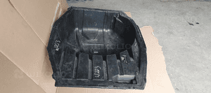Wanna wnęka bagażnika koła zapasowego Mercedes W209 3