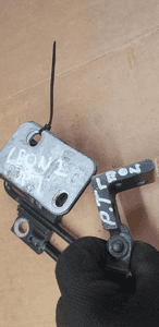 Zawias zawiasy drzwi prawy tył para Seat Leon II 1P0833412 6