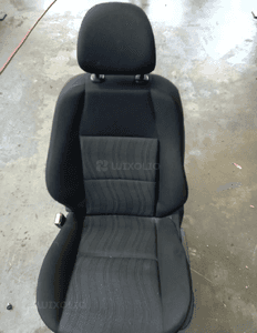 Peugeot 207 fotel przód przedni  lewy 5D SW 5