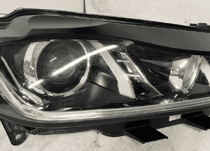 Przednia prawa lampa jaguar xe X760 GX73-13W029-DG uk 4