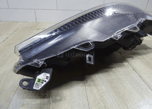 TOYOTA YARIS 4 IV LAMPA prawa  przód soczewka 20-24r 7