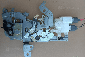 Mazda 5 V centralny zamek drzwi tyl tylnych prawy lewy 2