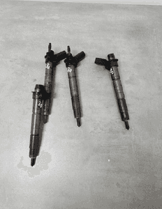 WTRYSK WTRYSKIWACZ BMW E87 E90 2.0 D 0445116001 8