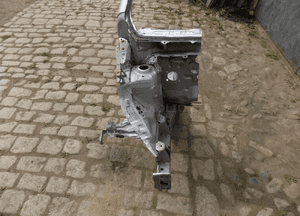 Toyota yaris iii 11-20 ćwiartka prawa przód próg słupek 3