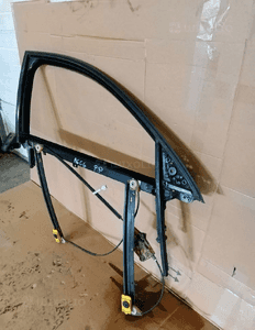 Mechanizm podnośnik szyby ramka prawy przód Audi A6 C6 4F0837630 4F0837462D 3