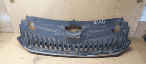 Grill atrapa zderzaka zaślepki kompletny Skoda Rapid 5JA853668 6
