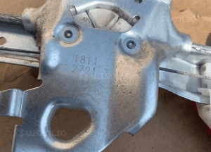 Mechanizm podnośnik szyby lewy tył Toyota RAV4 V 19- 3