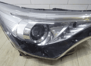 lampa prawa Przód Toyota Avensis T27 led 05-36 y57 3