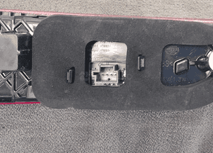 VOLVO XC60 II LAMPA PRAWY TYŁ TYLNA W KLAPĘ ORYGINAŁ 8