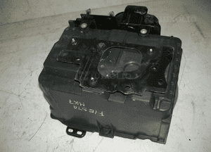 FORD FIESTA MK7 LIFT 1.0 OBUDOWA AKUMULATORA KPL. 4