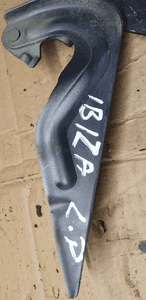 Zawias maski lewy przód Seat Ibiza IV 6J0823301A 5