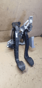 Pedały pedał hamulca sprzęgła Audi A6 C6 4F1721117F 4F1721316 4F1721140B 3
