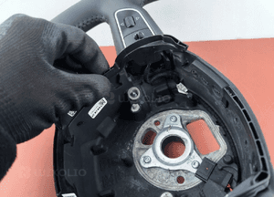 Audi Q5 8R / A3 8P KIEROWNICA SKÓRA 8R0419091S Uszkodzona 6