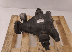 Mercedes w204 2.1 diesel oe A2043510408 MOST DYFERENCJAŁ 1
