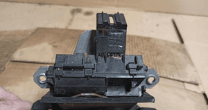 Zamek klapy tył + rygiel volvo nr 8M51-R442A66-EA / 3M51R404B12 3
