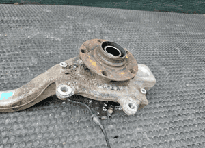 Zwrotnica 8E0258F 8E0407242B Zawieszenie Piasta Czujnik ABS Przednia Przód Prawa AUDI A4 B6 B7 13