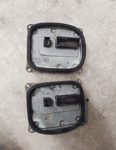 Mercedes W212 lift przetwornica led A2129005324 11- 2