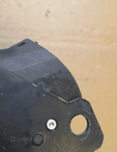 Zamek klapy tył audi A3 8P A4 nr 8P4827505C 3