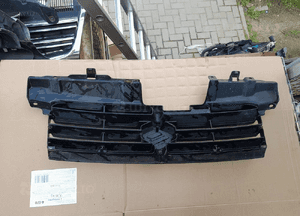 Suzuki ignis maskownica / grill / atrapa górna chłodnicy 2
