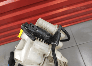 Jeep cherokee liberty kk 2.8CRD zbiorniczek spryskiwaczy pompka oryginał 8