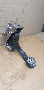 Pedał sprzęgła wysprzęglik pompka VW FOX 6Q0721388D 6Q1721321C 2