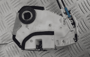 Zamek drzwi lewy przód suzuki swift MK8 912210412 686 5
