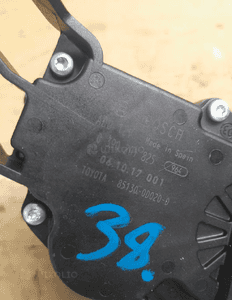 SILNICZEK WYCIERACZKI TYŁ TOYOTA YARIS II nr 0390201825 / 85130-0D020-D 2