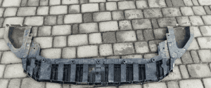 ZDERzak przód gril focus mk 4 lift 17