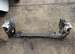Toyota Corolla Verso lift belka pod chlodnice 2