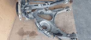 Zwrotnica piasta prawy tył tylna prawa kompletna wahacze Mercedes GL GL350 X166 W166 3.0 CDI 6