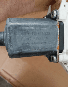 Mechanizm podnośnik szyby lewy przód BMW 1 E87 7067795S 7138465E 3