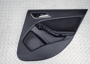 BOCZEK DRZWI PRAWY TYŁ MERCEDES W176 AMG RADOM 1