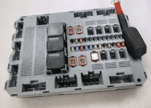 JAGUAR XF X250 MODUŁ SKRZYNKA PUSZKA BEZPIECZNIKÓW 2