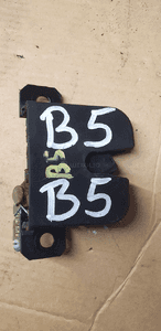 Zamek klapy bagażnika VW Passat B5 Kombi 3B9827505B 5