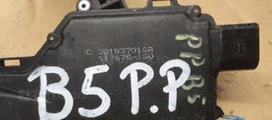 Zamek drzwi prawy przód przedni VW Passat B5 8 Pin 3B1837016A 5