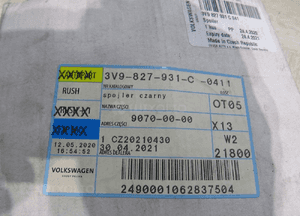 Skoda Superb III kombi trójkąt spoiler klapy lewy 3V9827931C D 6