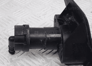 Spryskiwacz  lewy / prawy lampy przedniej opel vectra c saab 520360298 / 520360298 3