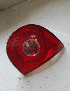VW Golf V 5 HB 1k 1k6 lampa prawy tył prawa tylna w klapę 1