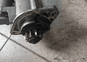 rozrusznik navara d 40 2.5 dci 2