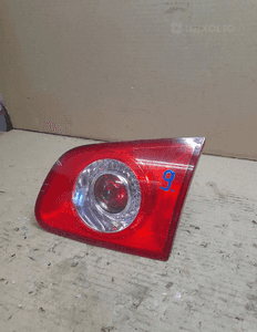 Vw passat B6 kombi lampa na klapę prawa 1