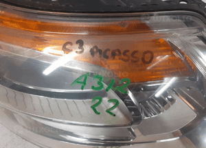 Przod przednia lampa prawa citroen C3 picasso 2