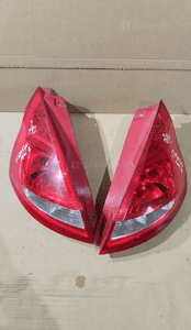 Lampa prawa lewa tył tylna ford fiesta MK7 8A61-13404-AE 8A61-13405-AE 8