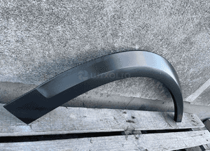 Listwa blotnika przod prawa volvo V90 cross countr 3