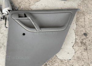 Volkswagen POLO 6N boczek tapicerka drzwi tył  panel szyb jasne szare 1