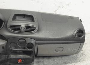 Renault clio iii deska rozdzielcza kokpit konsola 2