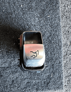 MERCEDES s 222 c217 przycisk otwierania klapy bagażnika 1